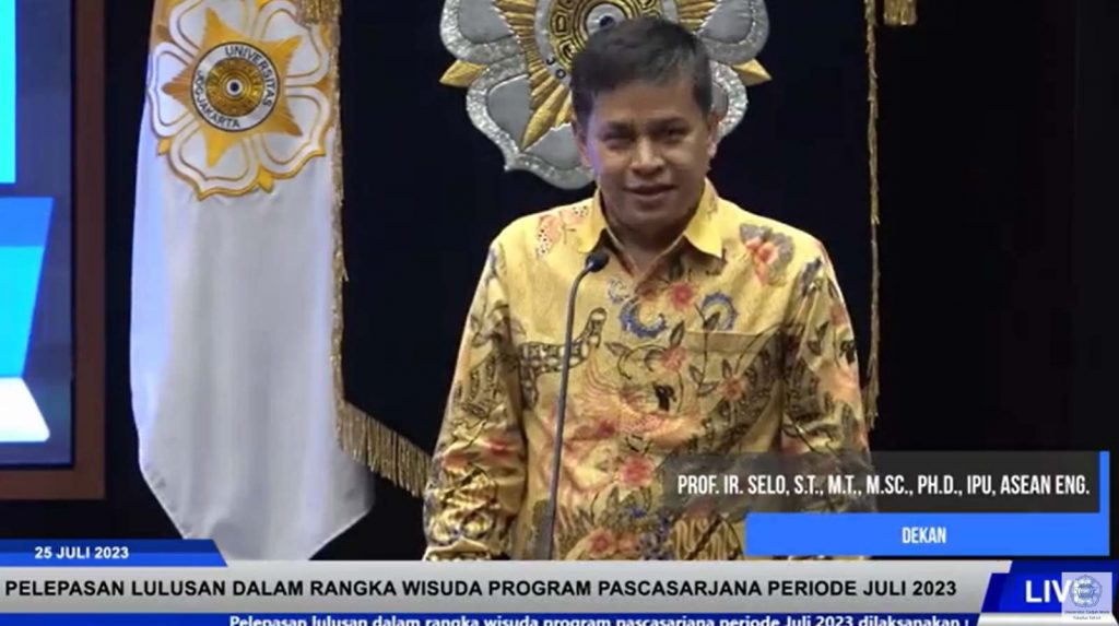 Dekan FT UGM, Prof. Ir. Selo, S.T., M.T., M.Sc., Ph.D., IPU, ASEAN Eng., menyampaikan ucapan selamat kepada semua wisudawan atas pencapaian gemilang mereka. Prestasi dan dedikasi kalian dalam menempuh pendidikan di Fakultas Teknik UGM merupakan kebanggaan bagi kami.