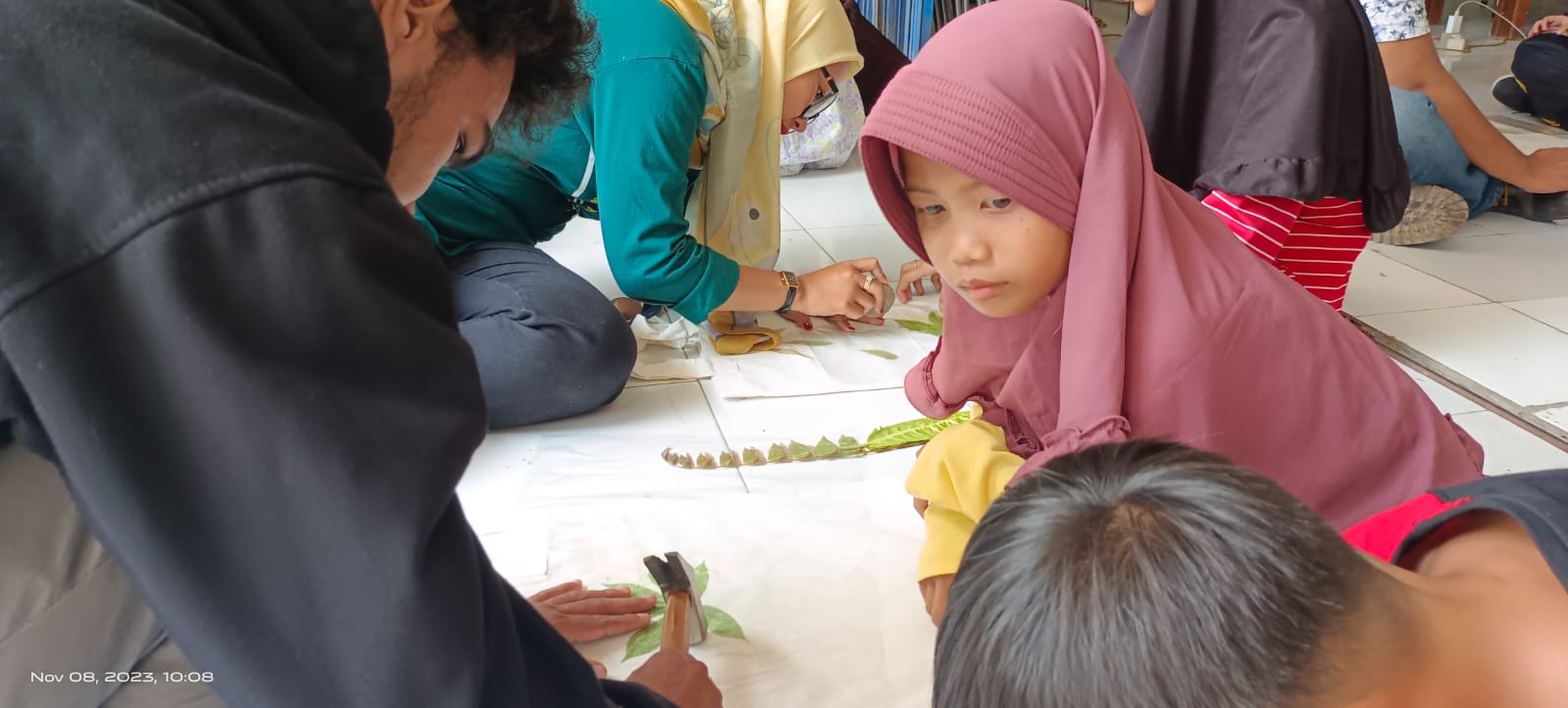 Pelatihan Produktif Eco-Print Menginspirasi Guru dan Siswa SLB Tunas Kasih Sedayu