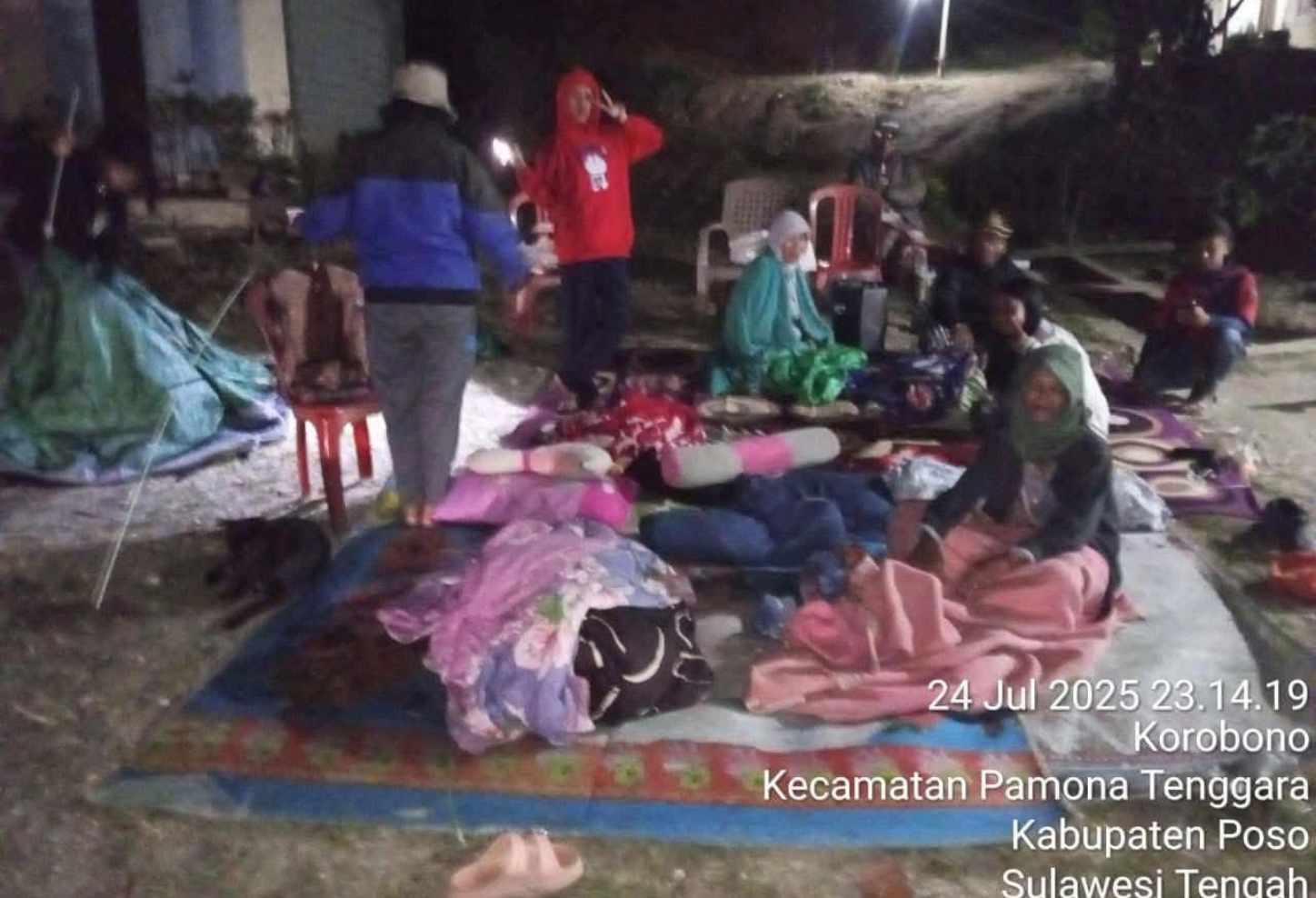 Gempa 6,0 SR Guncang Poso Warga Empat Desa Mengungsi, Trauma Masih Membayangi