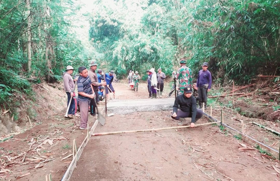 Kepala Desa Sekardadi Intensif Awasi Pekerjaan Fisik TMMD Ke-129 demi Kualitas Pembangunan